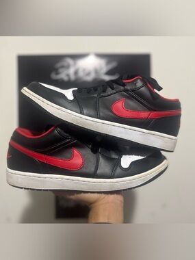 Nike Air Jordan 1 low Retro White toe Fire red size 12 men